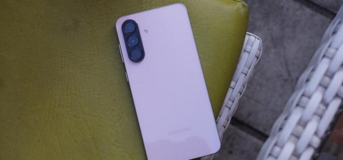 Top 5 budget Samsung phones with good cameras in 2026