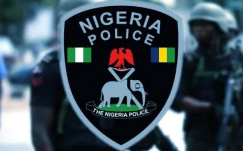 Ogun police neutralise two suspected kidnappers, recover two AK-47 rifles, N2m