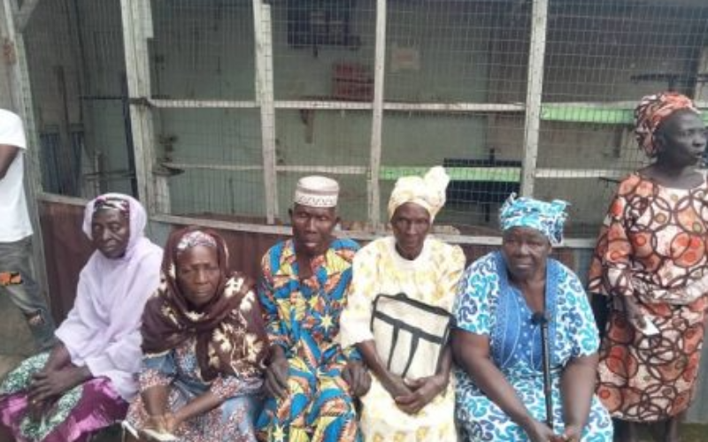 Osun Election: Suspected thugs disrupt voting at Aregbesola’s unit