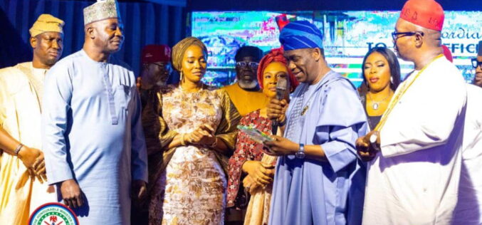 Defence Minister unveils ‘New Face of Alaba’, hails market’s growth