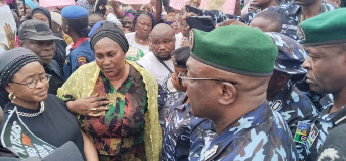 Photos: Osun First Lady leads protest over alleged voter intimidation