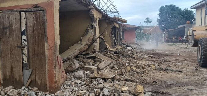 Ebonyi demolishes dilapidated storey building in Abakaliki