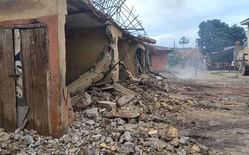 Ebonyi demolishes dilapidated storey building in Abakaliki