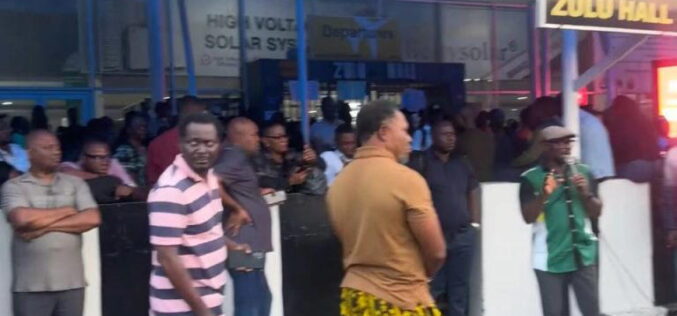 TSC ROW: Unions disrupt Air Peace operations, strand passengers
