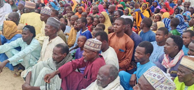 Gov Buni visits Nigerian refugees in Chad