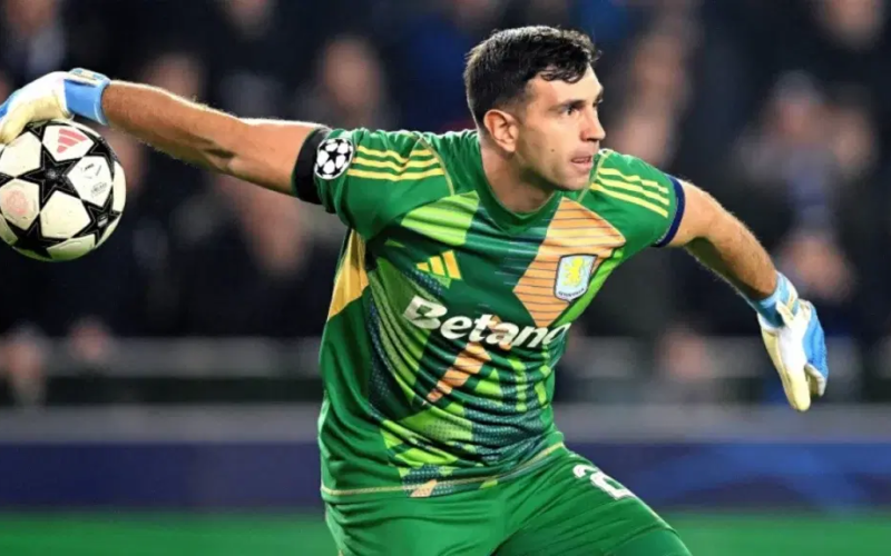 Chelsea open talks with Aston Villa’s Emiliano Martinez