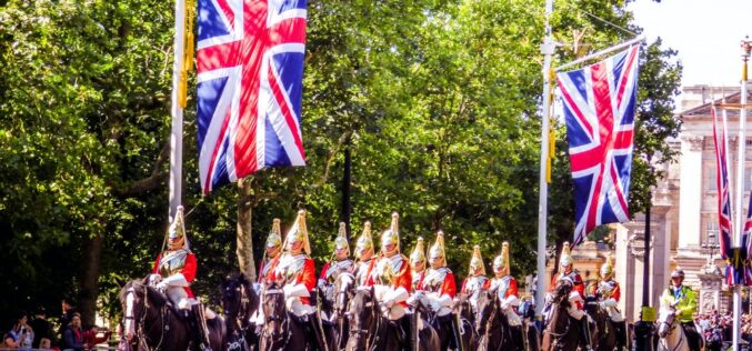 UK lists 6 things available to eligible asylum seekers in Britain