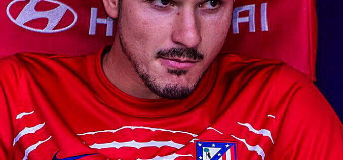 Alvarez rejoins Atletico Madrid training as move to Barcelona fades