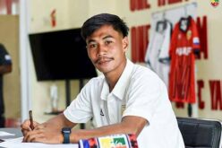 24-yr-old footballer dies after lightning strikes pitch during match