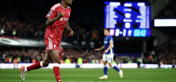 Isak fires Liverpool to first win under Iraola at Ipswich