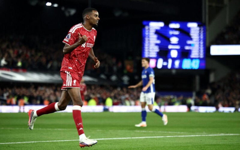 Isak fires Liverpool to first win under Iraola at Ipswich