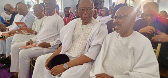 Atiku, Osinbajo, ADC Leaders Rally Behind Amaechi At Mother’s Burial