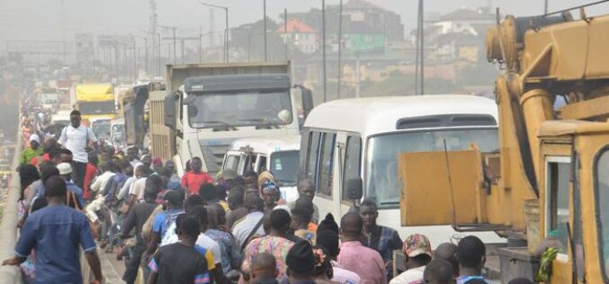 Kara Bridge repairs trigger Lagos-Ibadan gridlock