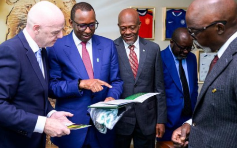‎‎Infantino commends Nigeria delegation to FIFA House, vows to support football devt in country