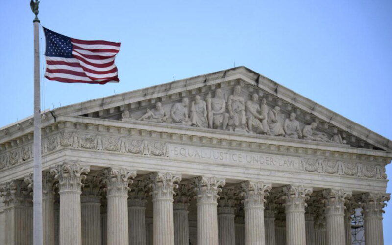 US judge postpones new visa rules for foreign students, journalists