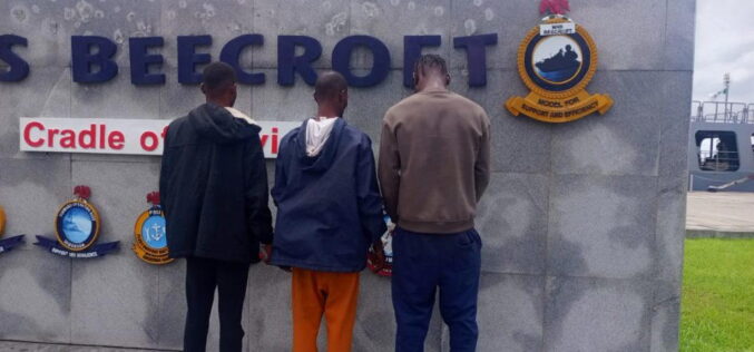 Navy rescues 3 stowaways hidden in ship’s propeller compartment