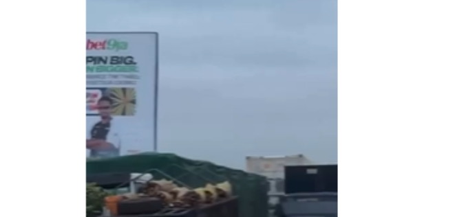 Lagos-Ibadan Expressway remains blocked