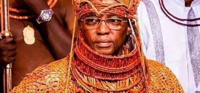 Oba of Benin suspends palace praise singers over unauthorised performance