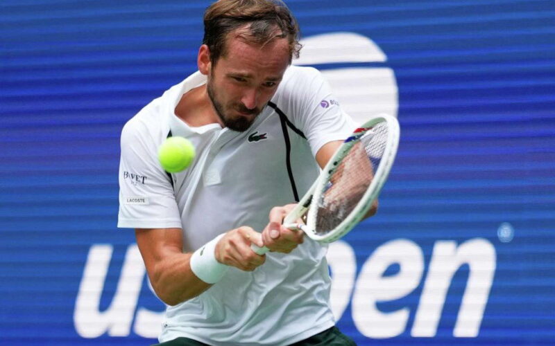 US Open: Medvedev, Pegula advance as rain disrupts schedule