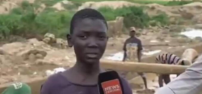 Atiku offers scholarship to Niger teen after viral video