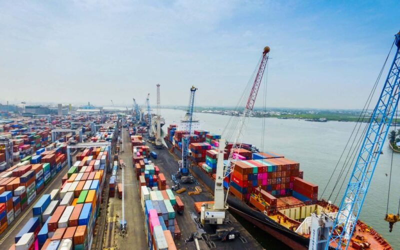 FG secures £746 facility to modernise Apapa, Tin-Can ports